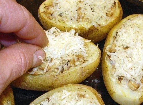 Иногда жульeн можно вместе с кокотницей съесть. 09