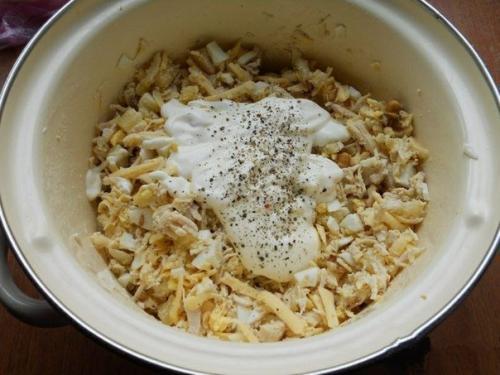 Салат с курицей и ананасом в тарталетках. 04