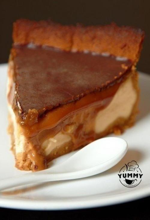 Творожник а-ля чизкейк с двойной глазурью.