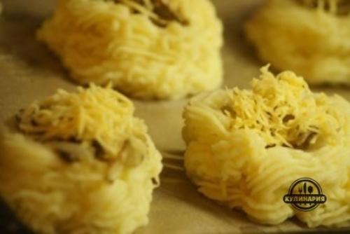 Картофельные гнездышки с грибами и сыром. 05