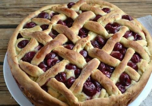 Персиково - малиновое семифредо.