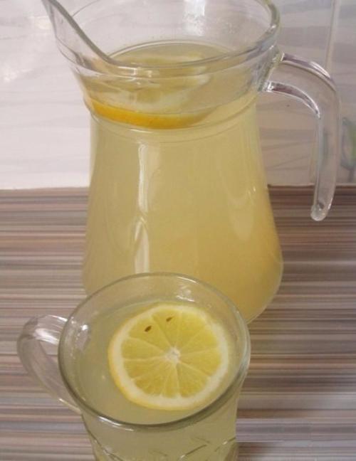 Сбитень!   Напиток старинный и почему-то забытый.