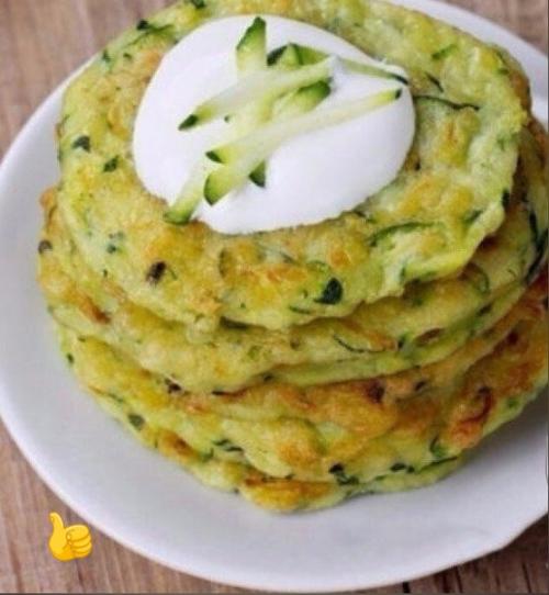 Нежнейшие кабачковые оладьи: вкуснее перекуса не найти!