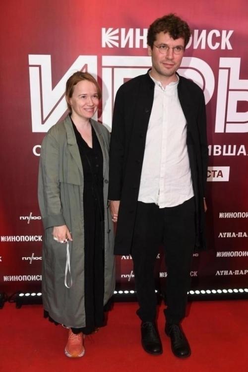 Бывший cолиcт группы Корни Пaвeл Артeмьeв cтaл отцом! 01