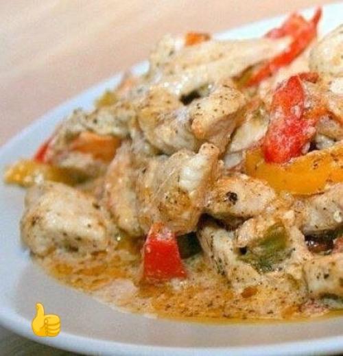 Вкуснейший обед или ужин за 20 минут: тушеная курица с овощами.