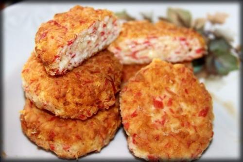 Котлеты из крабовых палочек.