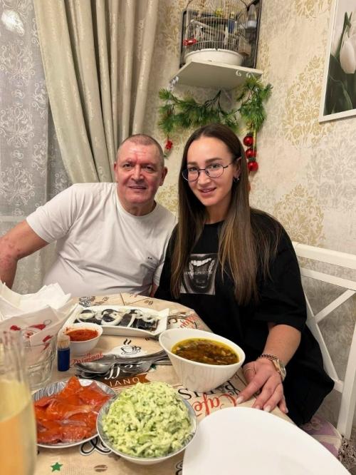 Ольга бузова перед новым годом навестила папу. 03