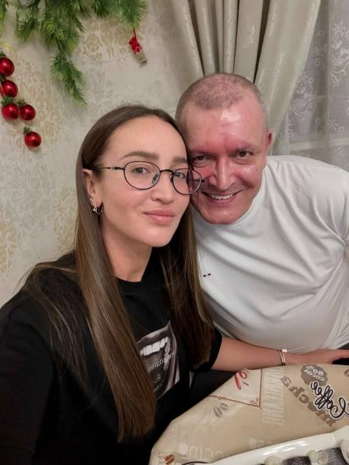 Ольга бузова перед новым годом навестила папу. 02