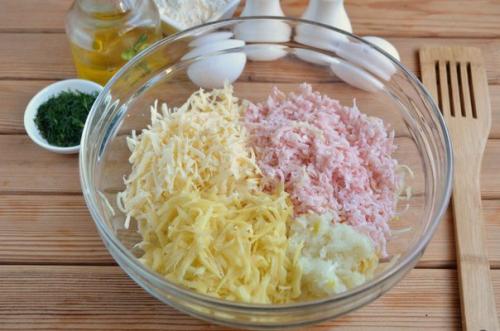 Драники с ветчиной, сыром и зеленью. 02