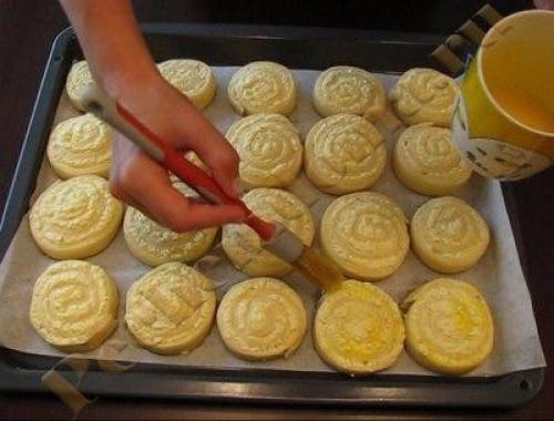 Творожные завитушки в сметанной заливке. 04