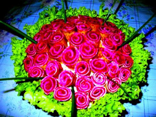 Эффектный новогодний салат Миллион Алых роз!