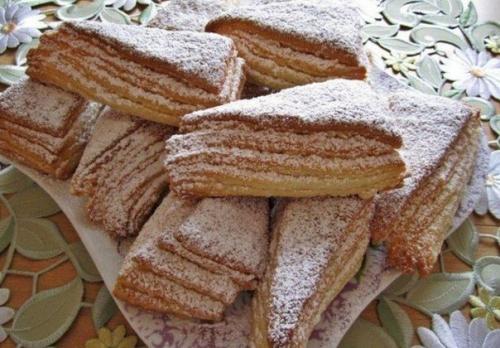 Слойки на кефире.