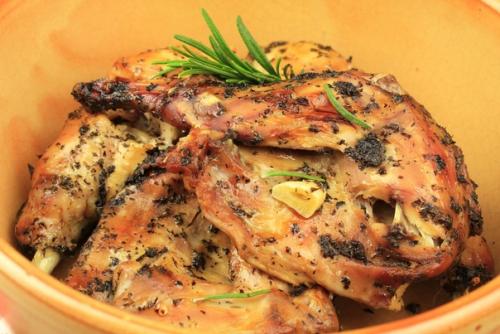 Как приготовить зайца, чтобы мясо было мягким и сочным?