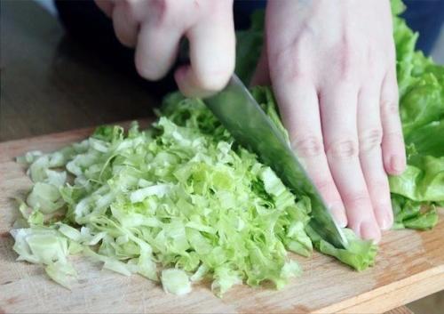 Сытный салат с куриной грудкой. 03