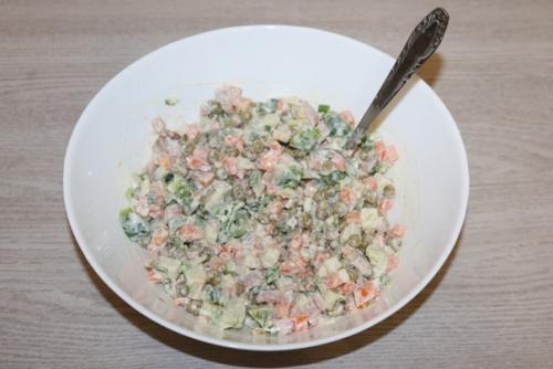 Салат Киевский.  Ингредиенты: 03