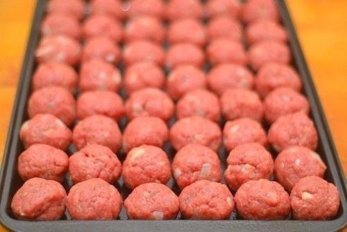 Шарики из говяжьего фарша под сливочным соусом. 05
