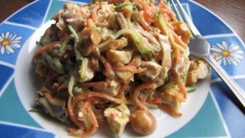 Салат с Корейской морковью.