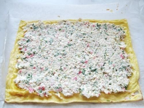 Рулет яичный с сыром и крабовыми палочками. 07 Рулет яичный с сыром и крабовыми палочками. 07