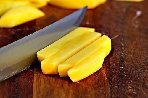 Ароматный картофель фри, запеченный в духовке. 04