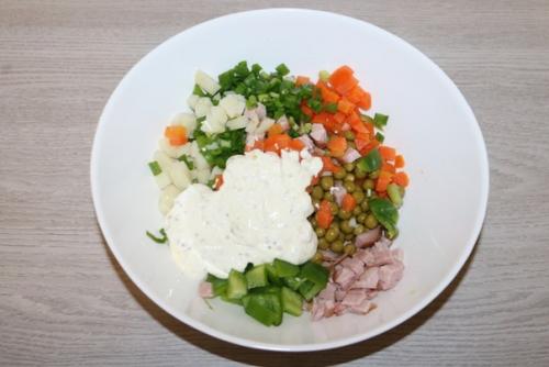 Салат Киевский.  Ингредиенты: 02