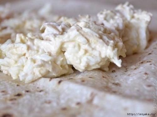 Рулеты из лаваша с курицей и плавленым сырком. 03