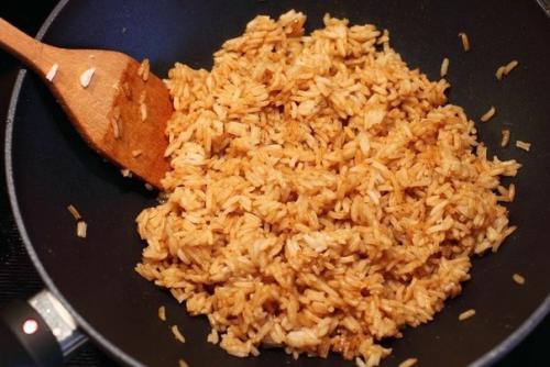 Глазированные куриные голени и жареный рис с яйцом по-кантонски. 08 Глазированные куриные голени и жареный рис с яйцом по-кантонски. 08