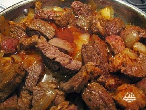 Вкусный домашний гуляш.