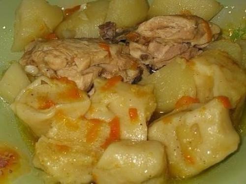 Штрули.   Это блюдо вас приятно удивит своей вкуснотой и ароматом, готовить его не хлопотно, получается при минимуме затрат прекрасный сытный обед.