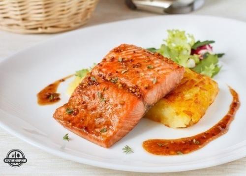 Запеченный лосось в медово - горчичном соусе.