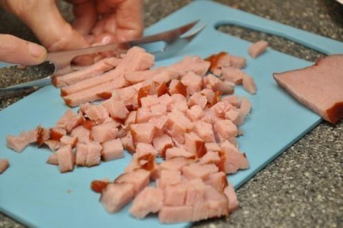 Салат с чесночными сухариками. 04