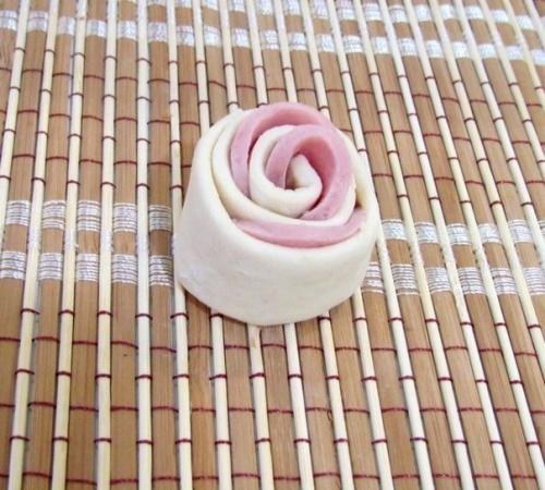 Колбасные Розочки в слоеном тесте. 03