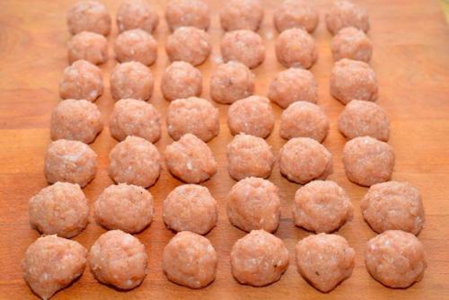 Куриные фрикадельки в томатном соусе. 05