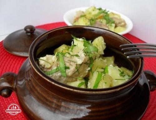 Свинина в горшочке с картофелем.