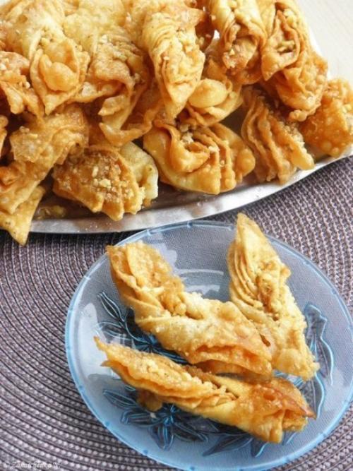 Медовая Пахлава. Рецепт его очень простой и готовится всё быстро и легко. 01 Медовая Пахлава. Рецепт его очень простой и готовится всё быстро и легко. 01