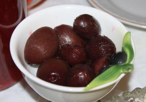 Маринованные сливы с корицей.