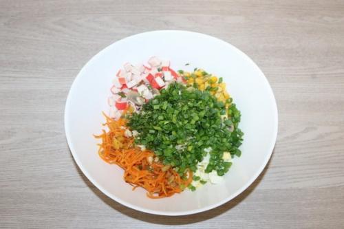 Салат из крабовых палочек с шампиньонами. 02