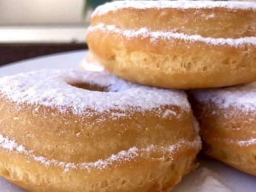 Воздушные пончики на скорую руку (без дрожжей). Воздушные пончики на скорую руку (без дрожжей).