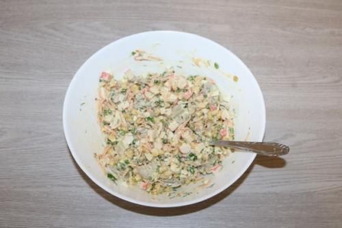 Салат из крабовых палочек с шампиньонами. 03