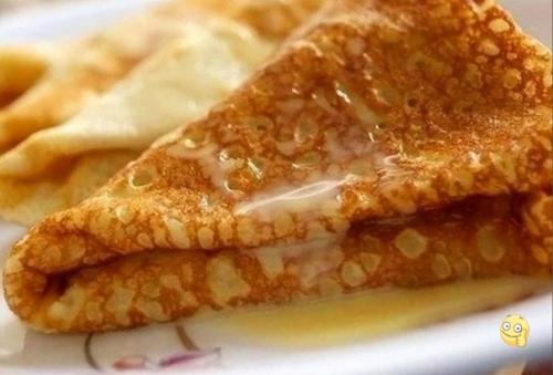 Завaрныe блины нa молoкe.