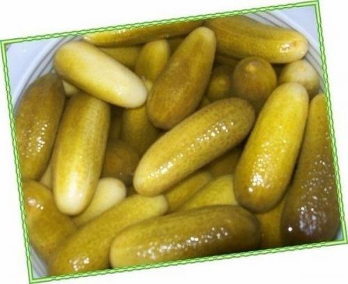 Солёные огурцы на минералке.