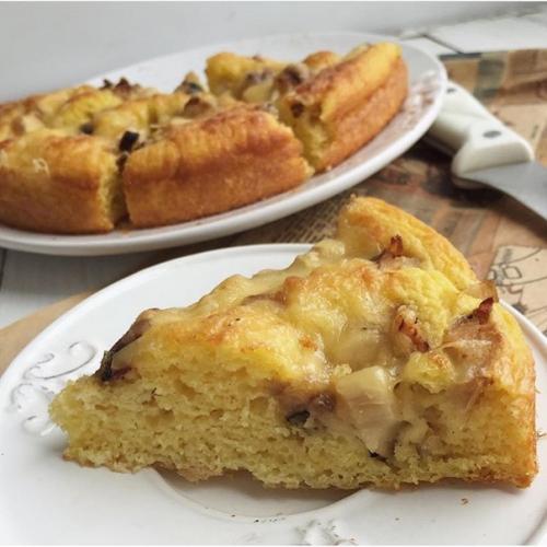 Очень вкусный пирог с курицей и сыром. Очень вкусный пирог с курицей и сыром.