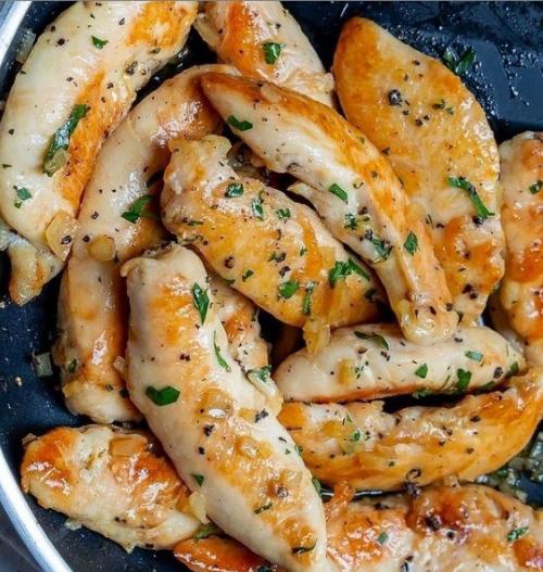 Ароматная и сочная курочка в медово - чесночном маринаде. Ароматная и сочная курочка в медово - чесночном маринаде.