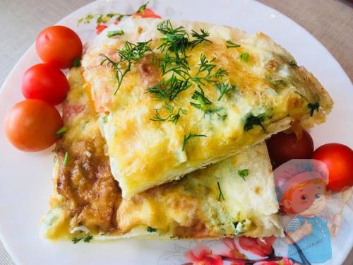 Яичница в лаваше с сыром. Яичница в лаваше с сыром.