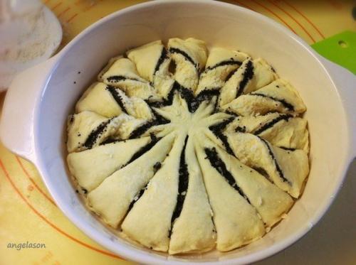 Пирог с маком Цветок из творожно - дрожжевого теста. 06