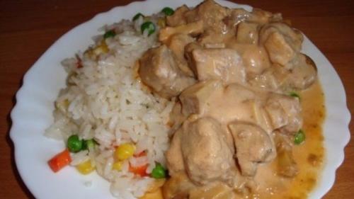 Мясо в сырном соусе?