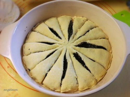 Пирог с маком Цветок из творожно - дрожжевого теста. 05