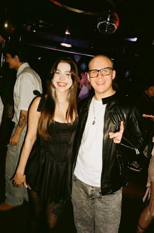 В сети обсуждают, что токсис мог сойтись со своей бывшей девушкой Настей. 01