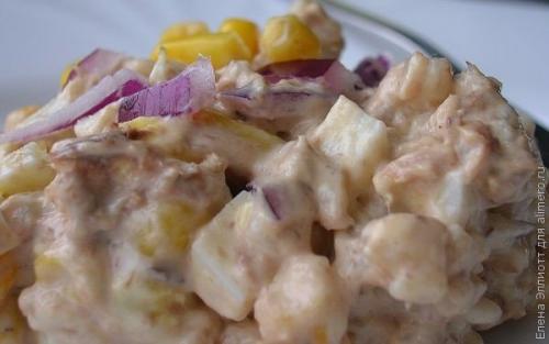Салат с тунцом.