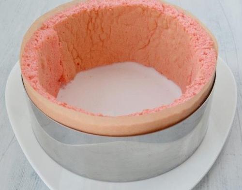 Малиновый муссовый торт.