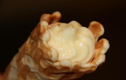 Домашние вафельные трубочки с кремом. 05 Домашние вафельные трубочки с кремом. 05